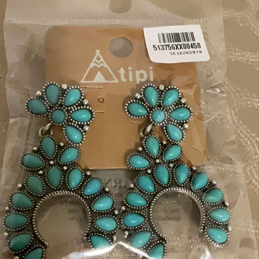 NWT Squash Blossom western earrings